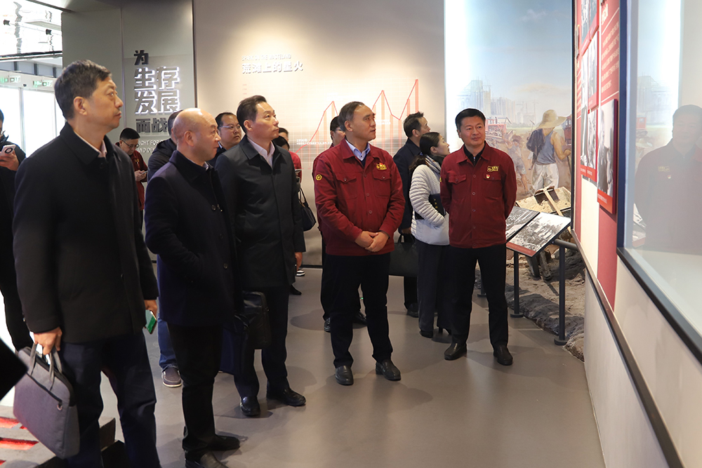 走進(jìn)企業(yè) 貼心服務(wù) 市工信局黨組中心組學(xué)習(xí)會在淮鋼召開